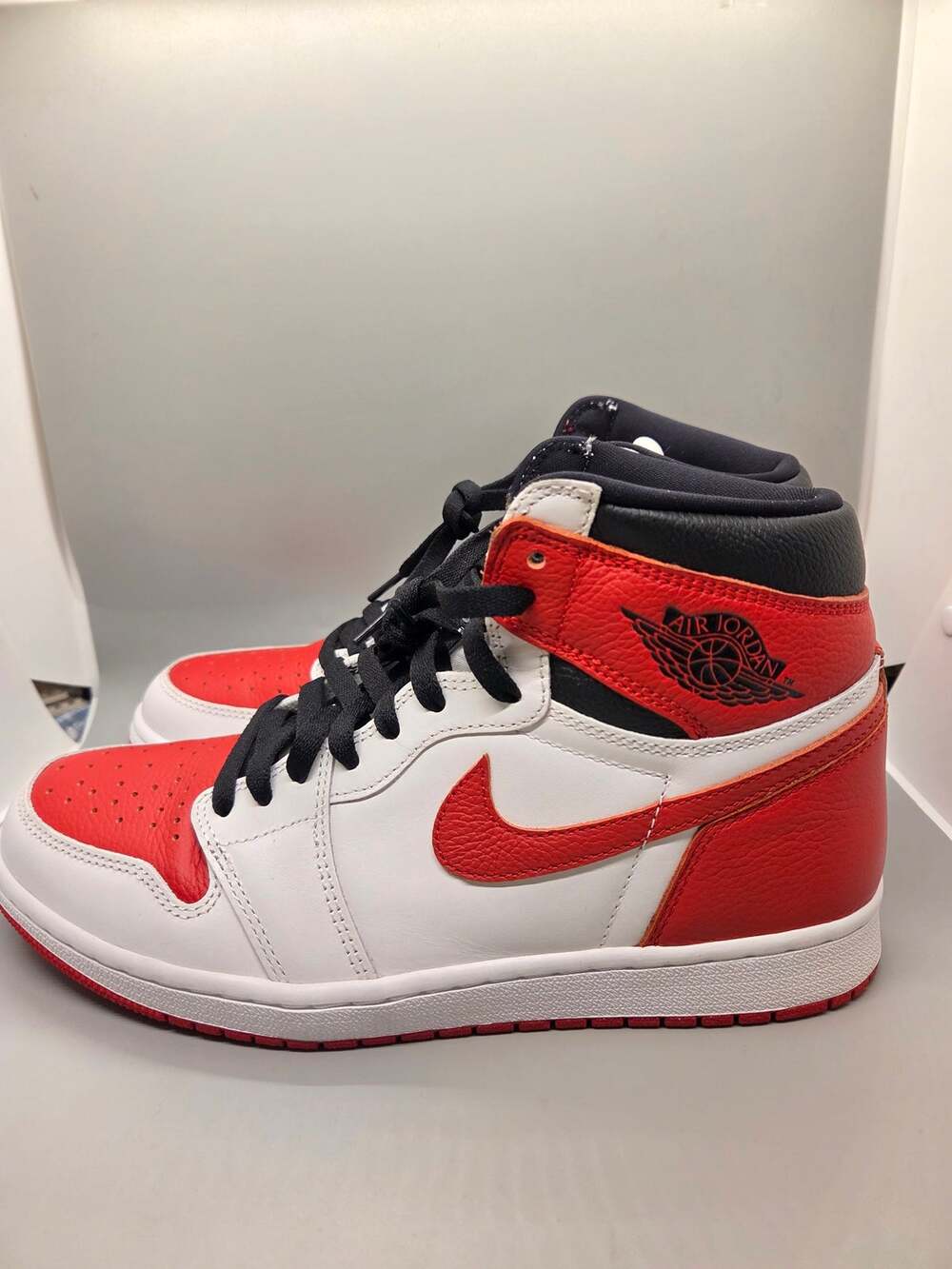 Nike Air Jordan 1 Retro High OG Heritage Style 555088-161 Mens Size 10 EUC